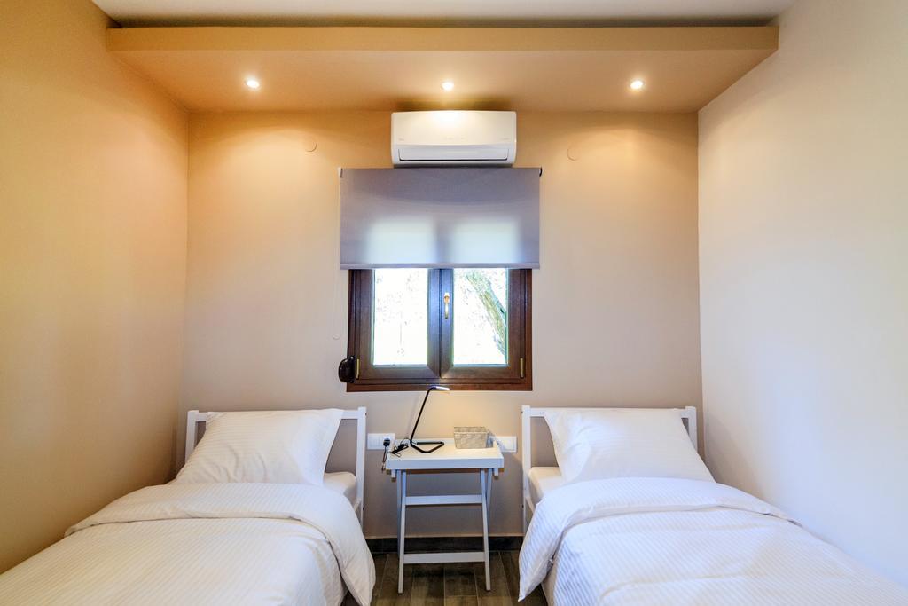 Kissos Apartments Vourvourou Exterior photo