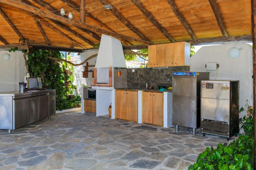 Kissos Apartments Vourvourou Exterior photo