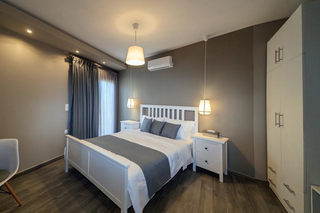 Kissos Apartments Vourvourou Exterior photo