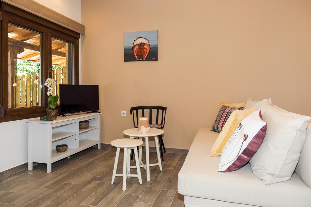 Kissos Apartments Vourvourou Exterior photo