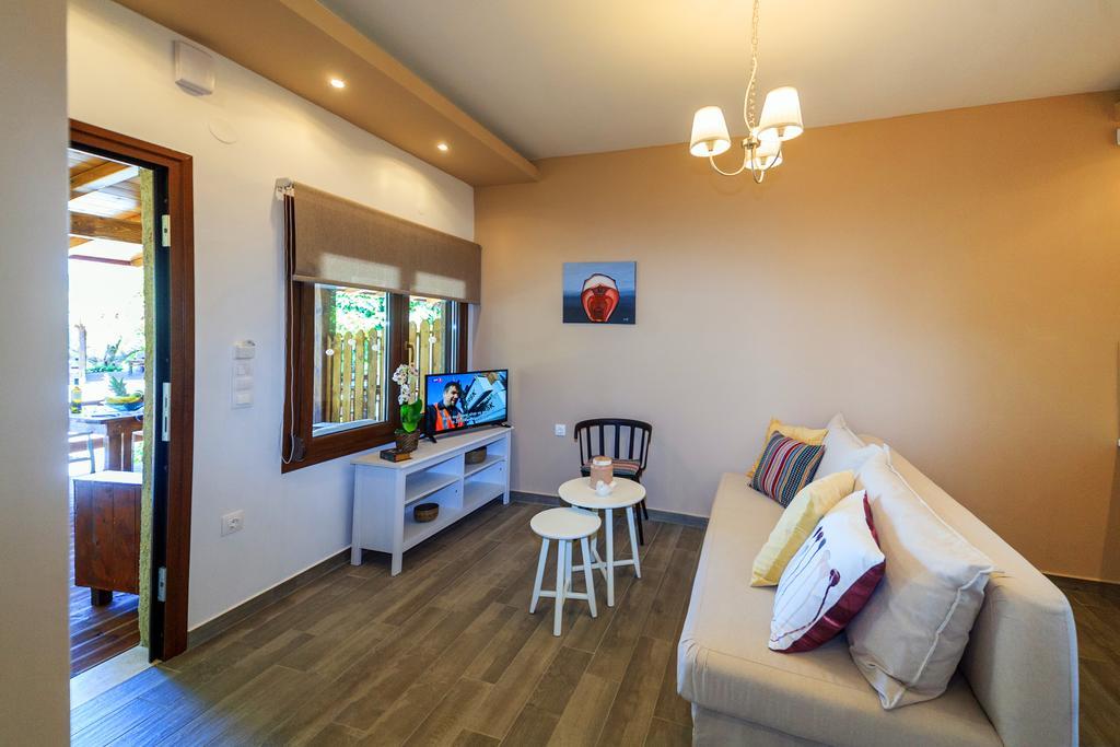 Kissos Apartments Vourvourou Exterior photo
