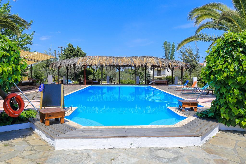 Kissos Apartments Vourvourou Exterior photo